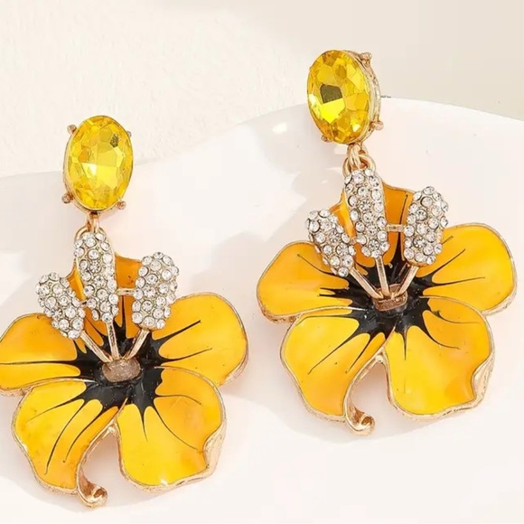 Elegant Yellow Floral Earrings - Picture 1 of 10
